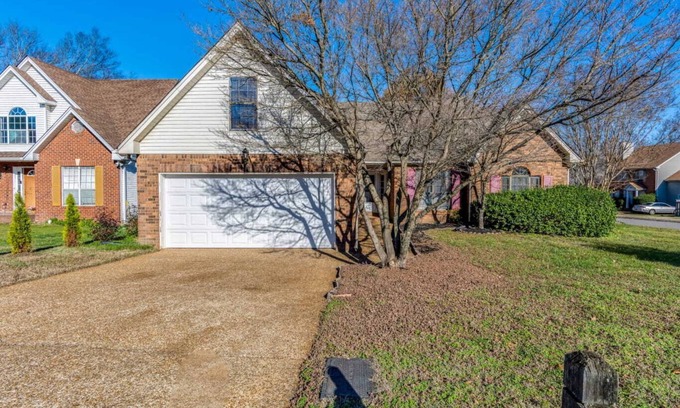 Nashville Ski Chalet | Ransom Place Long-term Corporate Rental: Close to Airport