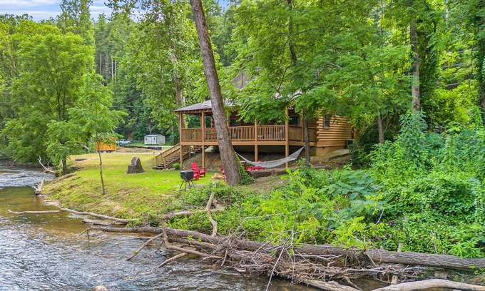 Lakemont Cabin | Rare easy access RV, trailer, & motorcycle parking, dog friendly cabin