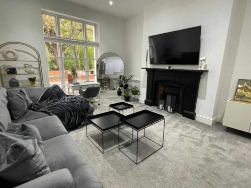 Sefton Park Apartment | Rare Find! By Sefton Park Off-street Parking