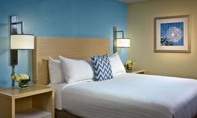 White Station House | Rare Find! Outdoor Pool, Pets Allowed, Near Memphis Rock n Soul Museum!