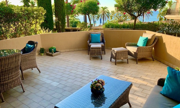 Old Town Apartment | 🍋RARE FIND- STUNNING SEA FACING APARTMENT IN HEART OF MENTON, FANTASTIC TERRACE