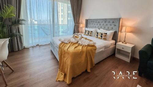 Dubai Production City Apartment | Rare Holiday Homes - Lake View - The Lago Vista Tower A - Dubai Production City - R1503