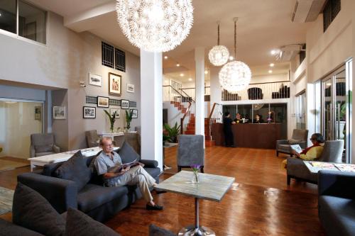 Wat Bowon Niwet Hotel | Ratchadamnoen Residence