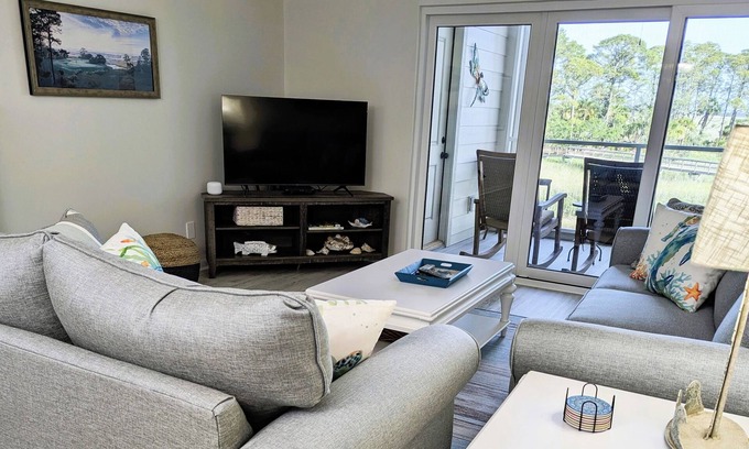 Saint Helena Island Condo | Rates Include golf cart. Resort access extra cost. See reviews. Pet considered.