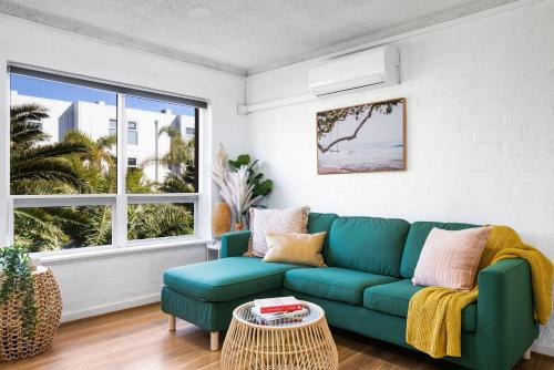 Glenelg North Apartment | Ray's Place by the Riverside