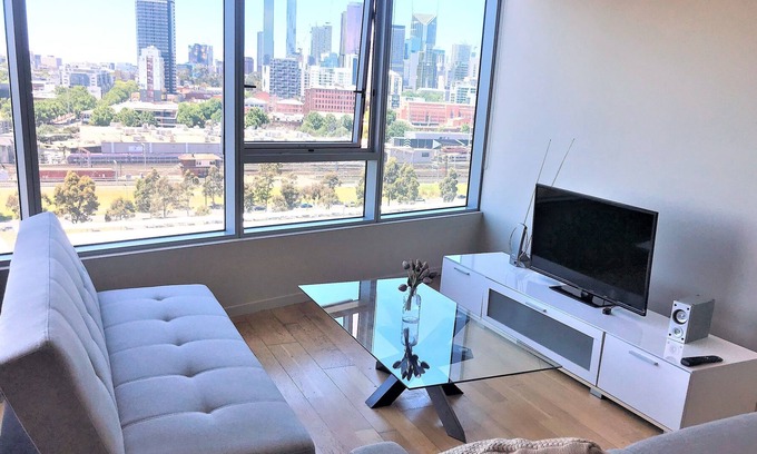 Docklands Apartment | Readyset Apartments at Central Pier