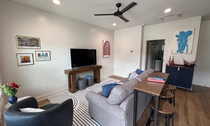 Oxford Condo | Rebel Retreat
