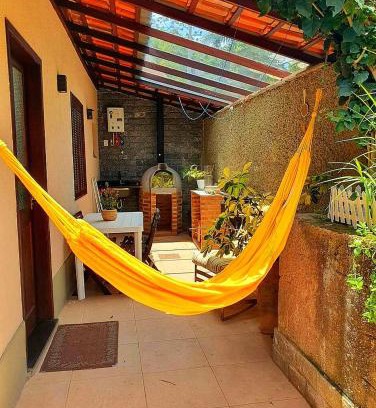 Itaipava House | Recanto de Itaipava - casa com forno de pizza a lenha, churrasqueira, pet friendly, equipada para até 6 pessoas, em meio à Natureza e próxima ao centro do bairro