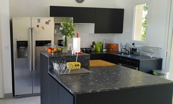 Montesquieu-des-Alberes House | Recent villa