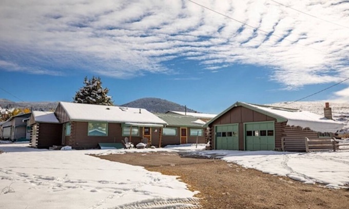 Philipsburg House | Recently remodeled home with cozy updated rooms with plenty of space for larger groups.