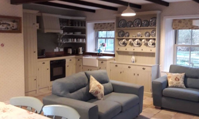 Cookstown Cottage | Rectory lodge traditional cottage