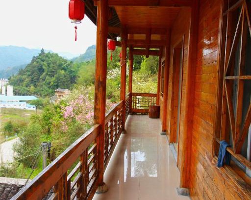 Wulingyuan House | Red Apple Inn