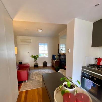 Darlinghurst House | Red