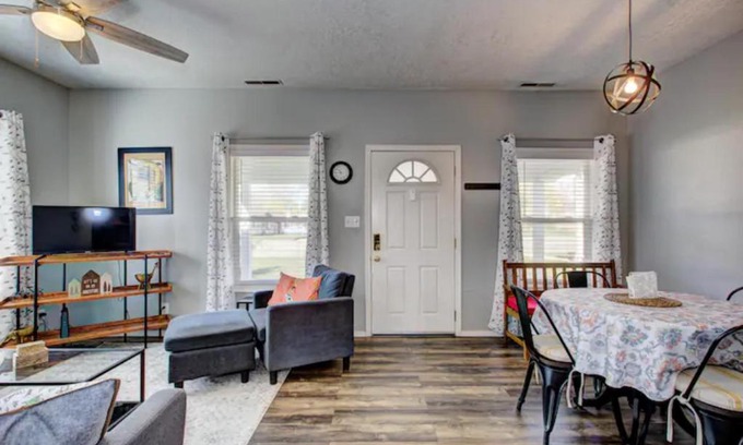 Sunset House | Red Bench Cottage Ideal location near parks, trails, skiing, hiking, biking, shopping extended stays welcome