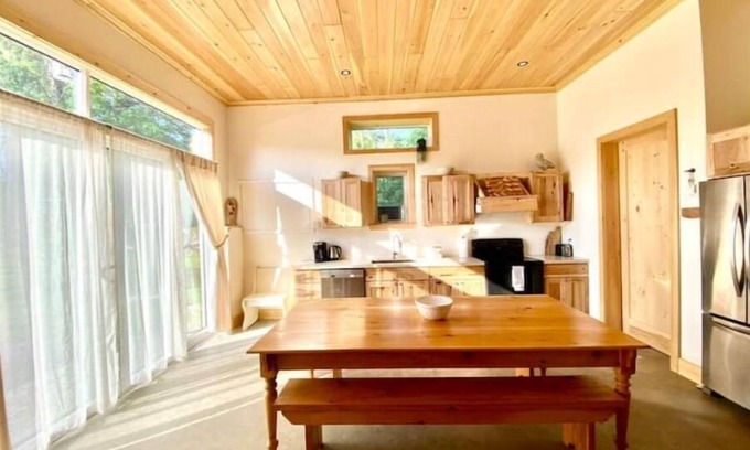 Britt Cabin | Red cabin on the river, w/a 3 story “bunkbed room”