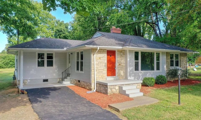 Bowling Green House | Red Door On Riverview