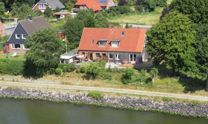 Sehestedt House | RED Holiday home on the Kiel Canal - Holiday home on the Kiel Canal