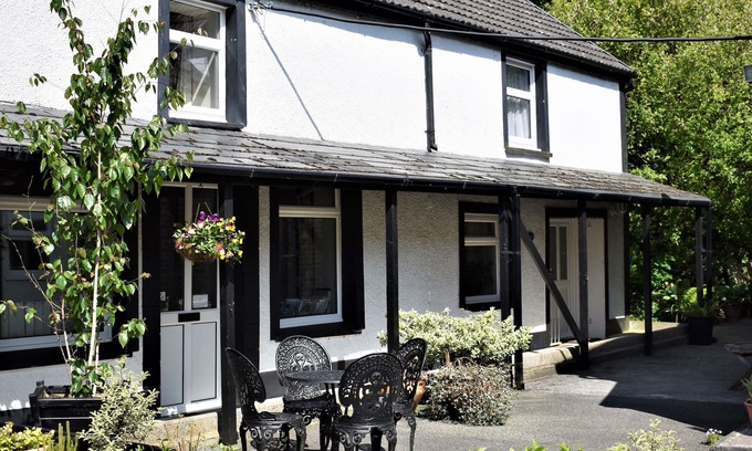 Whitland Cottage | RED KITE, pet friendly, character holiday cottage in Blaenwaun