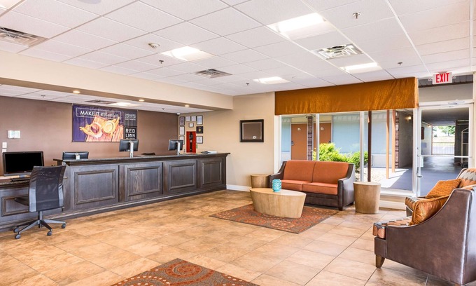 Branson Theater District Hotel | Red Lion Inn & Suites Branson