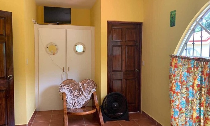 Esterillos Este House | Red Macaw House - Hot Tub - Beach front