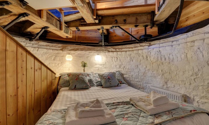 Haddiscoe House | Red Mill - Three Bedroom House, Sleeps 6