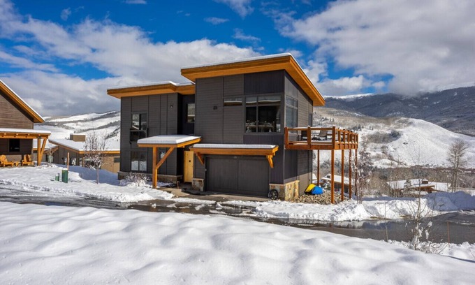 Silverthorne House | Red Mountain Hideaway- Luxury Mountain Home, Views!