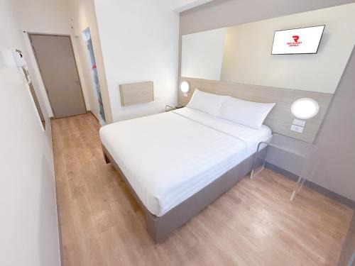 South Triangle Hotel | Red Planet Quezon City Timog