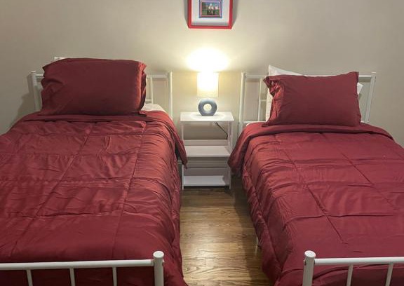 Lynchburg House | Red Recluse - Room near Liberty!