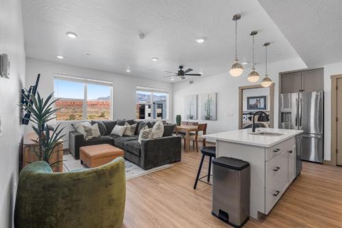 Green Springs House | Red Rock Oasis - Brand New Home 3-Bed Sleeps 10