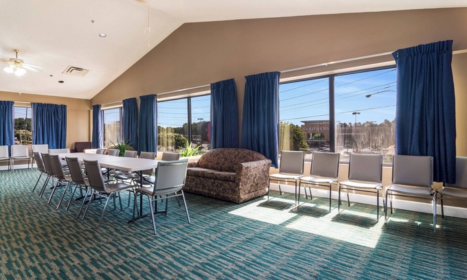 Kennesaw Hotel | Red Roof Inn Atlanta - Kennesaw State University