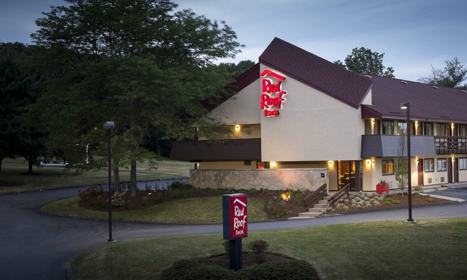 Southborough Hotel | Red Roof Inn Boston - Southborough/Worcester