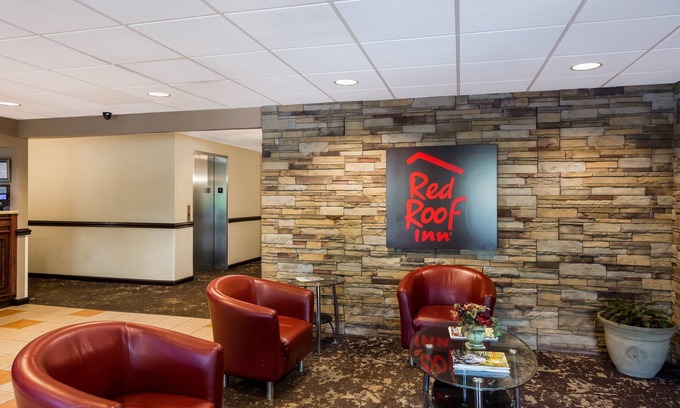 Hendersonville Hotel | Red Roof Inn Hendersonville