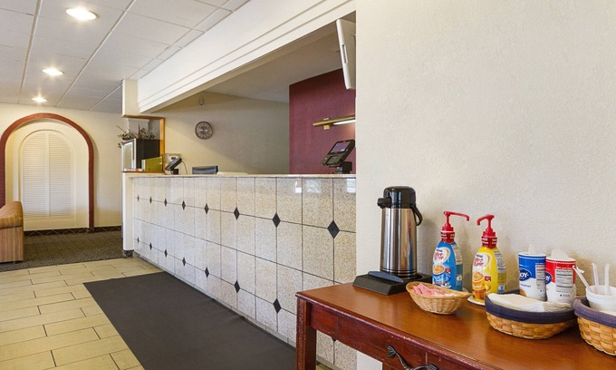 Montgomery Hotel | Red Roof Inn Montgomery - Midtown