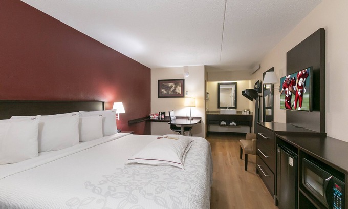 Framingham Hotel | Red Roof Inn PLUS+ Boston - Framingham