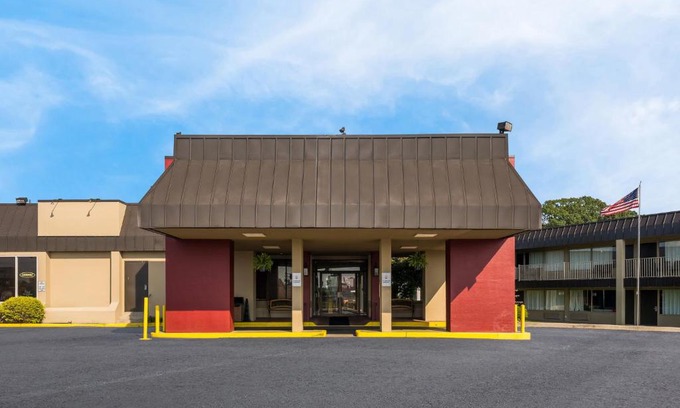 Reading Hotel | Red Roof Inn Reading