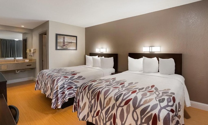 Stockton Hotel | Red Roof Inn Stockton