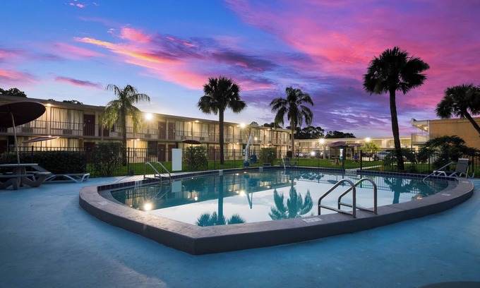 Vero Beach Hotel | Red Roof Inn Vero Beach - I-95