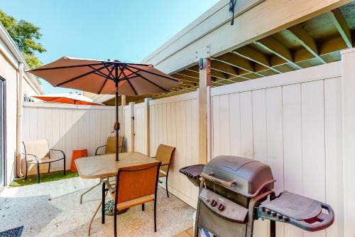 Rancho Mirage Apartment | Red Roof Retreat