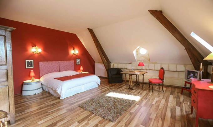 Neac House | Red Room - In the heart of the vineyard - calm, chic, incredible view, all comfort