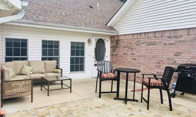 Pawhuska House | Redbud Cottage