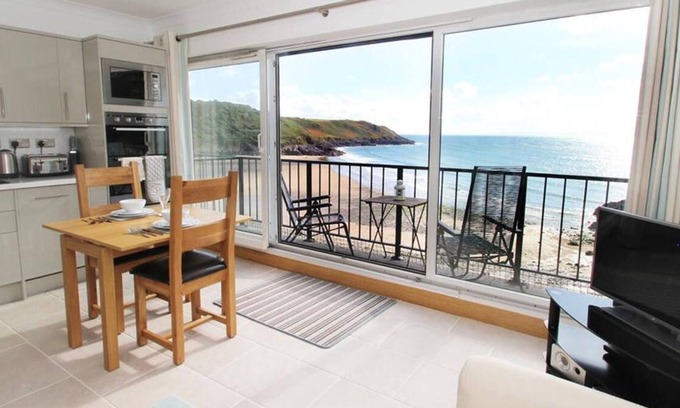 Bishopston Apartment | Redcliffe Apartments J