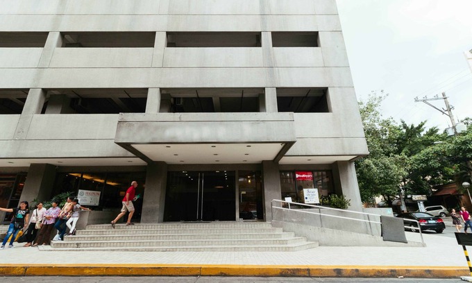 Bel-Air Hotel | RedDoorz @ Bel Air Soho Suites Makati City