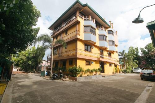 San Nicolas Hotel | RedDoorz @ Farm Side Hotel Laoag City