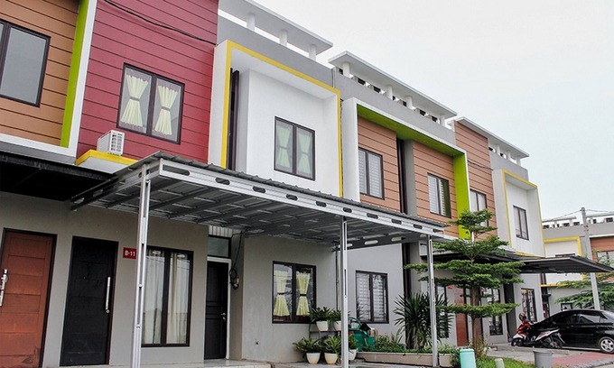 Karawang Hotel | RedDoorz @ Galuh Mas