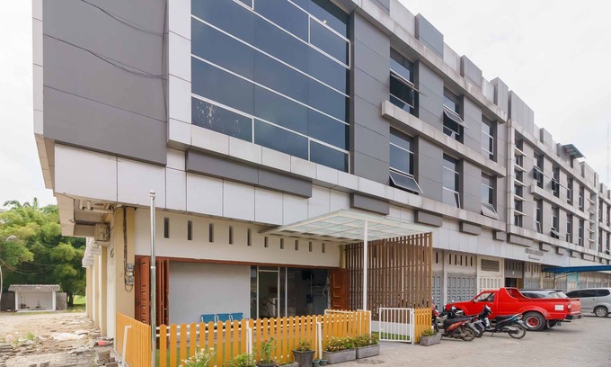 Medan Hotel | RedDoorz @ Helvetia Medan 2