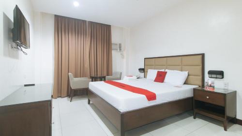 Angeles City Hotel | RedDoorz near Angeles University Foundation