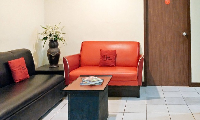 Cebu Hotel | RedDoorz near Baclay Drive Super Metro