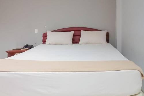 Banjarmasin Hotel | RedDoorz near Mitra Plaza Kota Banjarmasin