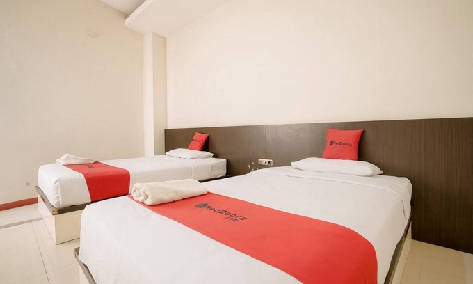 Labuan Bajo House | RedDoorz near Pantai Pede
