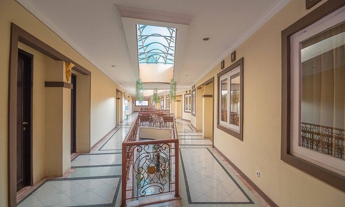 Bandung Hotel | RedDoorz near Setrasari Mall 2
